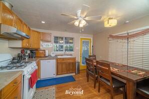 Fridge, microwave, oven, stovetop - Balmy Blue Beachy Bungalow (Corpus Christi)