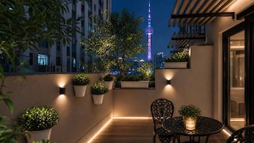 Quarto família, sacada, vista para a cidade | Terraço/pátio