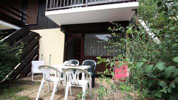 Tempat makan outdoor