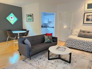Living area - Villa Sophia BNB The Tranquil Retreat. (Daylesford)