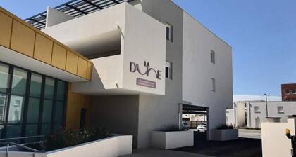 3 Room House 6 People