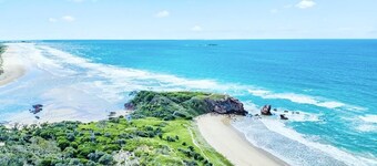 Blue Swimmer Shack - Waterfront Views at Red Rock