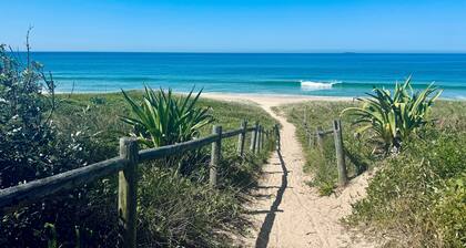 Blue Swimmer Shack - Waterfront Views at Red Rock