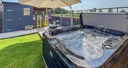 2 bedroom accommodation in Crowle