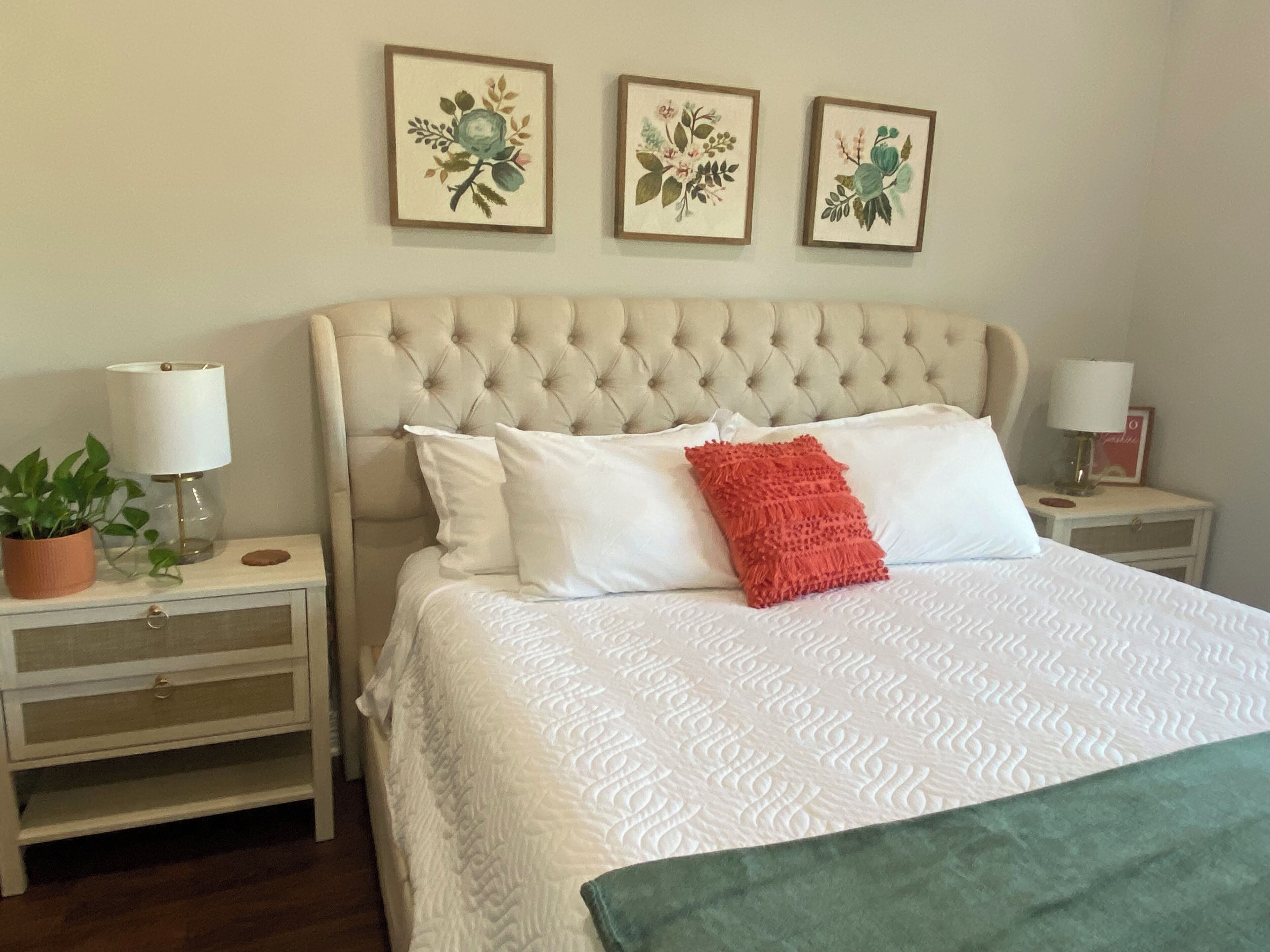 3 bedrooms, desk, iron/ironing board, free WiFi