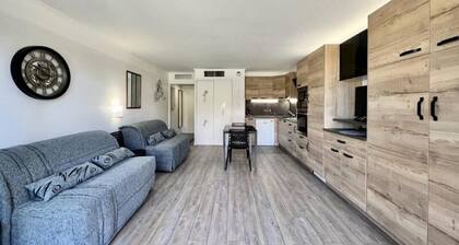 Studio for 4 People