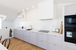Apartment, 2 Bedrooms, City View | Private kitchen