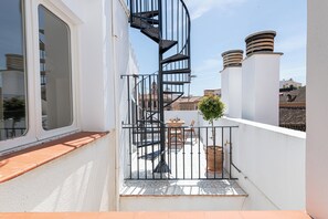 Apartment, 2 Bedrooms, City View | Terrace/patio