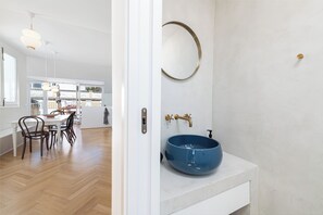Apartment, 2 Bedrooms, City View | Living area