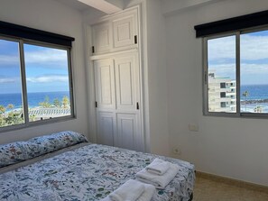 3 Schlafzimmer, Bügeleisen/Bügelbrett