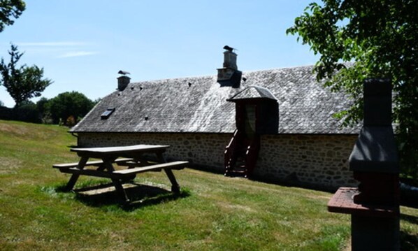 Khu ẩm thực ngoài trời