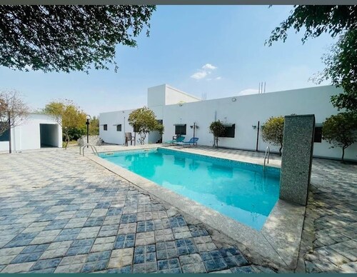 7-bedroom farmhouse in gorgeous Gairatpur Bas Gurgaon with AC, WiFi