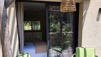 Chambre Deluxe double, vue sur le jardin | Rideaux d’obscurcissement, système d’insonorisation