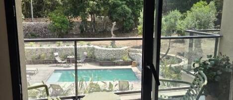 Chambre Double Deluxe, balcon, vue piscine | Rideaux occultants, Wi-Fi gratuit