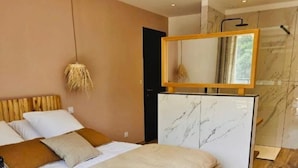 Unclassified image, 2 of 31, button - Maison Mahana (Bonifacio)
