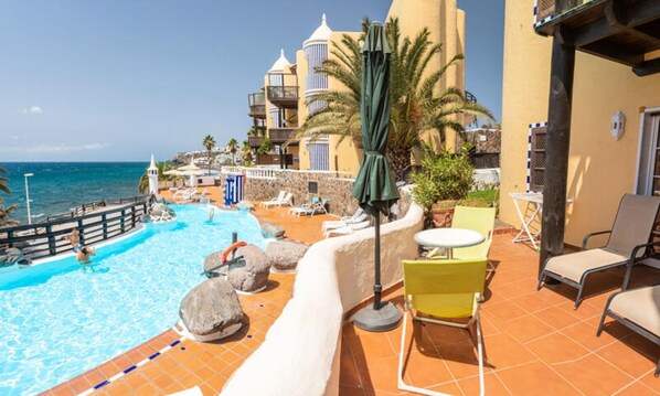 Outdoor pool, a heated pool - House in Maspalomas (San Bartolomé de Tirajana)