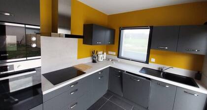 Houses & Villas for 8 People