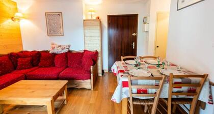 Warm With Balcony and Lake View