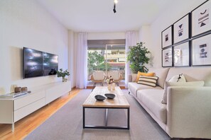 Familienapartment, 3 Schlafzimmer | Wohnbereich