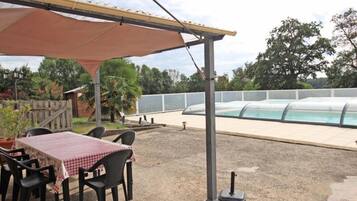 Tempat makan outdoor