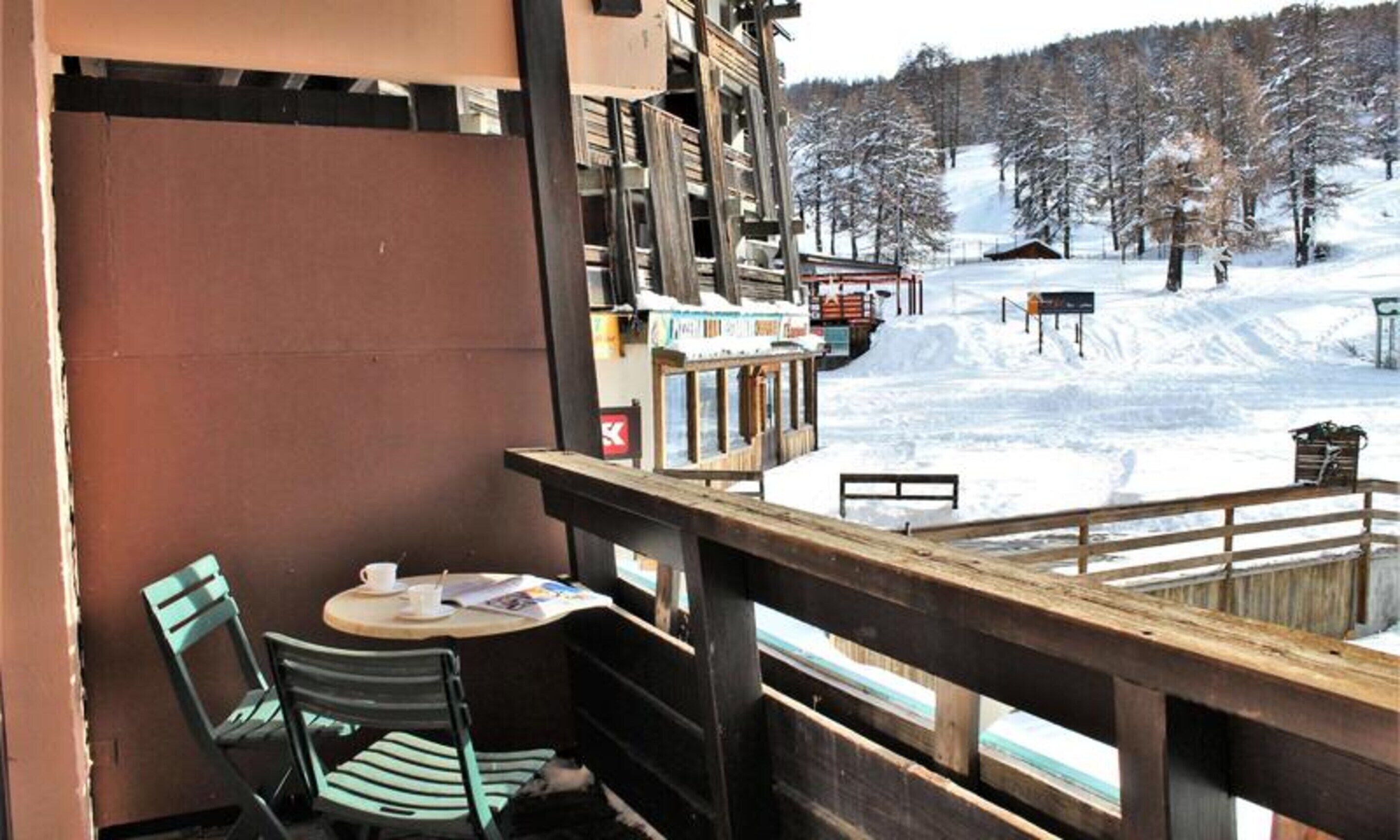 Tempat makan outdoor