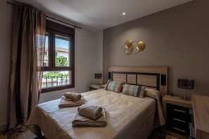 4 soverom, strykejern/-brett, wi-fi og sengetøy