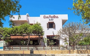 Façana frontal de l'allotjament