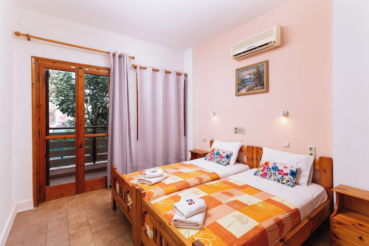 Double or Twin Room, Balcony, Courtyard View | In-room safe, free WiFi