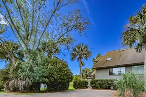 Exterior - Dog Friendly Beach Villa w/ Golf Course Views, Back Deck, Community Pool, Tennis Courts & Dock (Hilton Head Island)