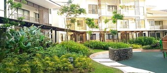 Cozy 1-BR condo with AC, 50mbps WiFi in tranquil Serin West Tagaytay up to 6pax