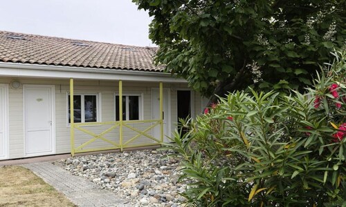 Mezzanine Studio 6 People