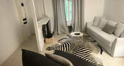 Spacious House Gruissan for Eight People