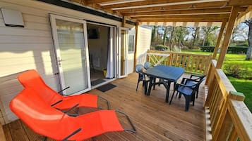 Premium Mobile Home, 2 Bedrooms | Cribs/infant beds, WiFi