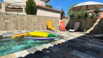 Piscine couverte, piscine extérieure