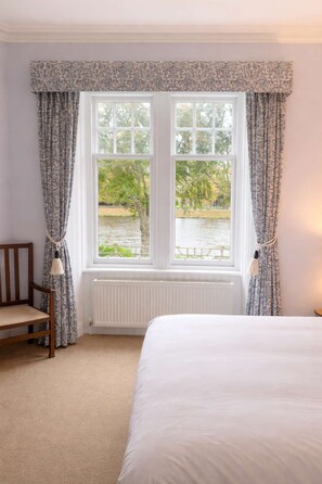 4 makuuhuonetta, työpöytä, silitysrauta/-lauta, Wi-Fi