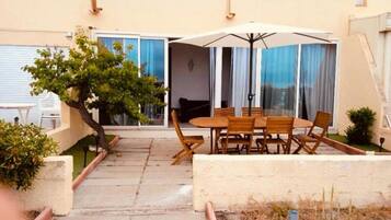 Tempat makan outdoor