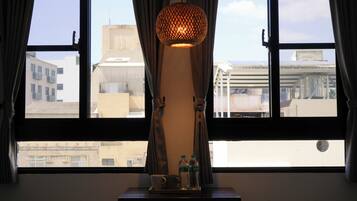 Superior Double Room, Non Smoking, City View | In-room dining