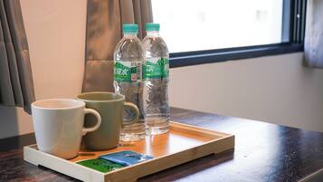 Superior Double Room, Non Smoking, City View | In-room dining
