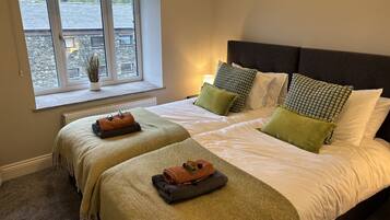 Cottage | 2 bedrooms, individually decorated, individually furnished, free WiFi