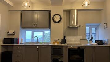 Casa rural | Cuina privada | Rentaplats i utensilis de cuina, vaixella i coberteria