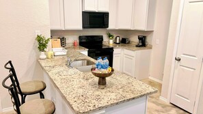 Private kitchen - [HB101] Beautiful Clean family friendly 3BR near JBSA Randolph AFB & Airport (San Antonio)