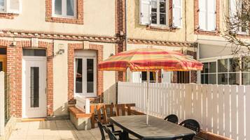 Tempat makan outdoor