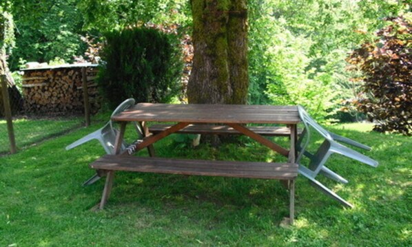 Outdoor dining - Gmte de France 5 People (Sainte-Fortunade)