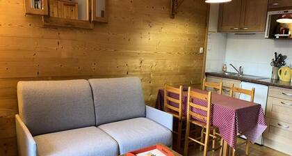 2 Rooms for 4 People