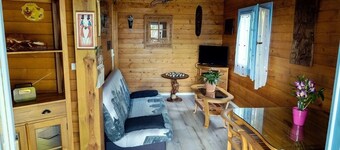 CHALET JAUNE, a 2300m2 park, wifi, parking, swimming pool, kitchen, happiness