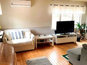 House | Interior - Summer Retreat Near Lake in Sormland (Arla)