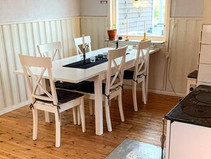 House | Interior - Summer Retreat Near Lake in Sormland (Arla)