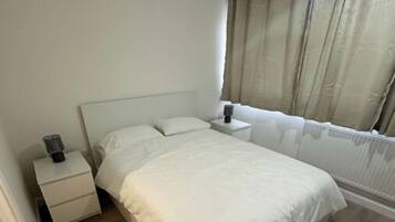 2 bedrooms, iron/ironing board, WiFi, bed sheets