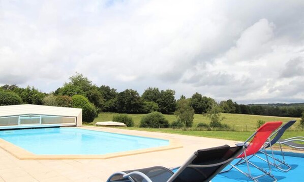 Piscine couverte, piscine extérieure