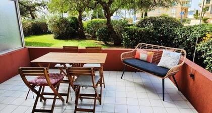 Beautiful Quiet and Bright Apartment